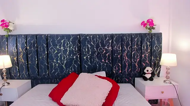 katte landerr online show from April 13, 2026, 1:05 pm