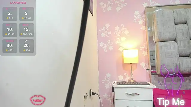 KatySweetas online show from October 8, 2025, 7:22 pm