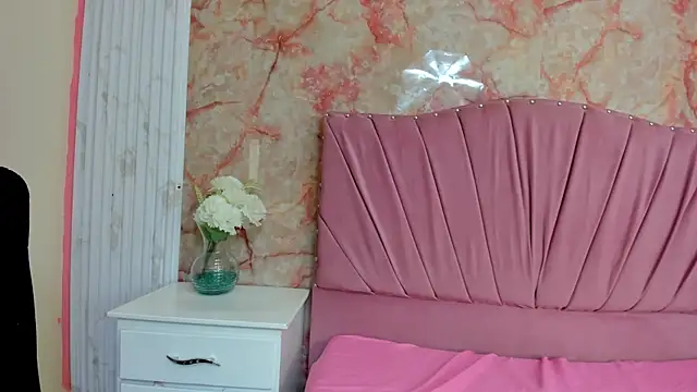 KatySweetas online show from December 14, 2025, 7:51 pm