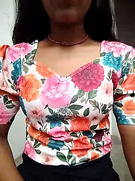 Snapshot of Naina_04 chatting on September 30, 2025, 4:50 am Naina 04 online show from September 30, 2025, 4:50 am