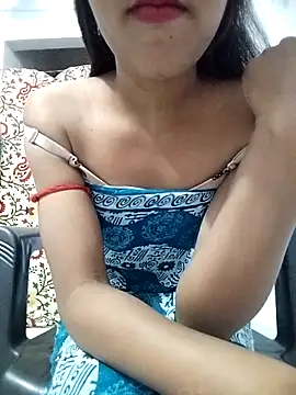 Snapshot of Naina_04 chatting on November 17, 2025, 4:57 pm Naina 04 online show from November 17, 2025, 4:57 pm