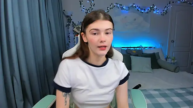 Zoe Vee online show from November 13, 2025, 3:16 am