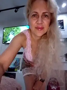 Snapshot of KissMiSveet chatting on April 26, 2026, 3:21 pm KissMiSveet online show from April 26, 2026, 3:21 pm