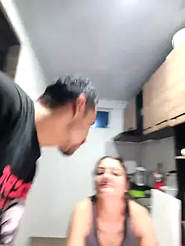 stivenlujan69 online show from January 13, 2026, 3:23 am