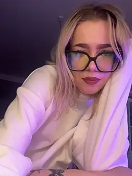 marnemzavar444 online show from March 14, 2026, 12:39 am