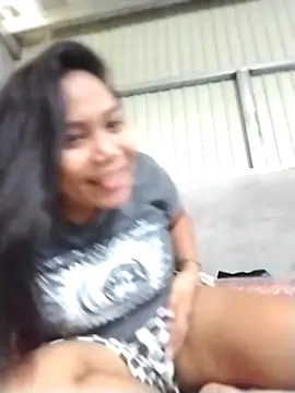 Veeluna16 online show from November 26, 2025, 3:07 am