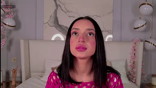 AdoraCortes online show from November 22, 2025, 5:06 am