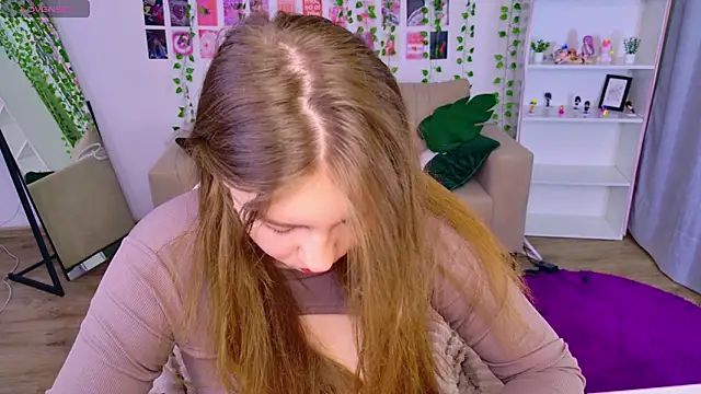 Moon  Bunny online show from April 8, 2026, 3:34 pm