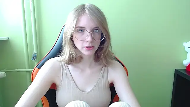 juicyPenny online show from March 3, 2026, 7:25 am