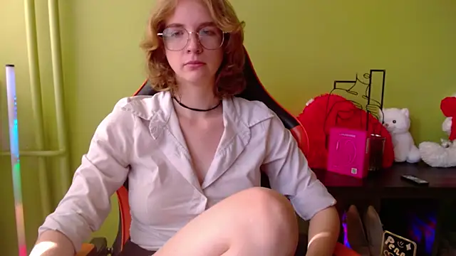 Snapshot of juicyPenny chatting on June 20, 2026, 6:27 am juicyPenny online show from June 20, 2026, 6:27 am