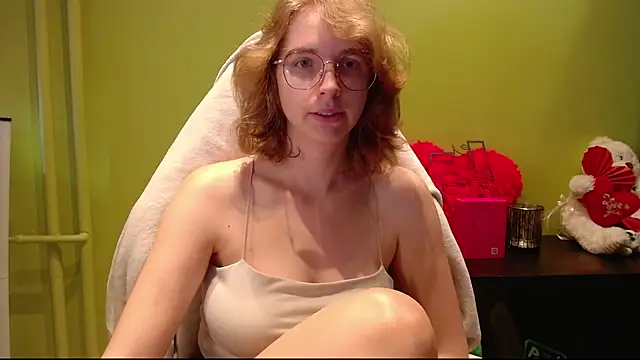 Snapshot of juicyPenny chatting on July 11, 2026, 6:27 am juicyPenny online show from July 11, 2026, 6:27 am