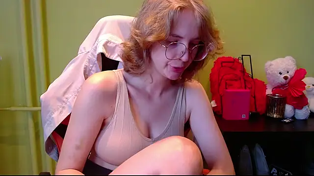 Snapshot of juicyPenny chatting on July 18, 2026, 6:28 am juicyPenny online show from July 18, 2026, 6:28 am
