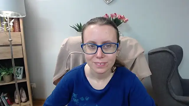 Snapshot of sweetxLizzy chatting on April 21, 2026, 4:19 am sweetxLizzy online show from April 21, 2026, 4:19 am