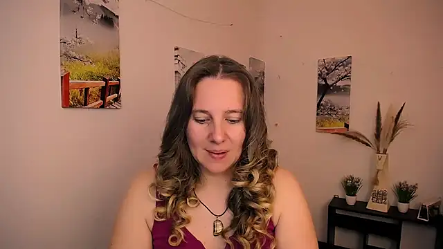 Darklure  online show from September 9, 2025, 8:52 pm