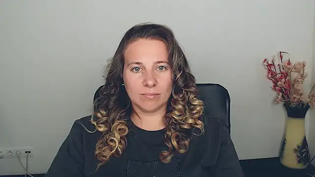 Darklure  online show from September 12, 2025, 1:55 pm