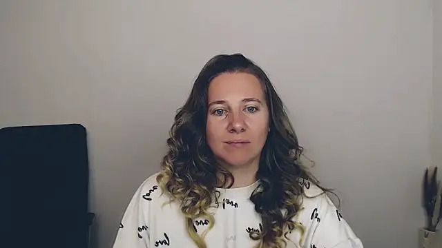 Darklure  online show from September 25, 2025, 4:16 am