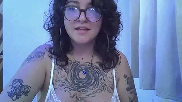 Blue Liz online show from September 15, 2025, 3:12 pm