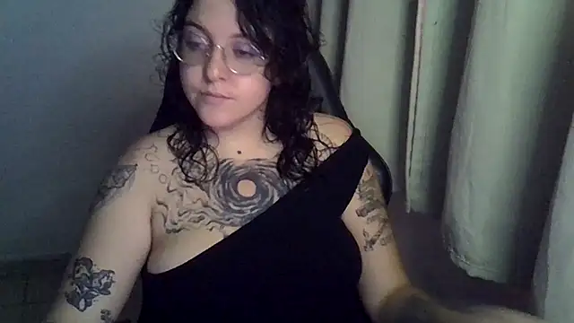 Blue Liz online show from October 21, 2025, 8:20 pm