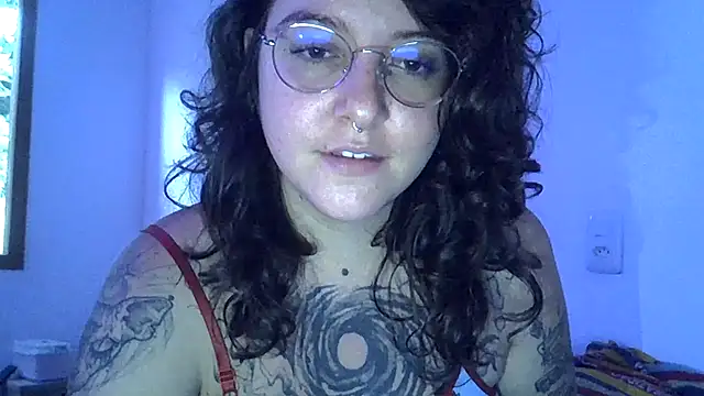 Blue Liz online show from November 21, 2025, 8:07 pm