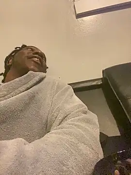 MosesWorld33 online show from October 5, 2025, 11:24 pm