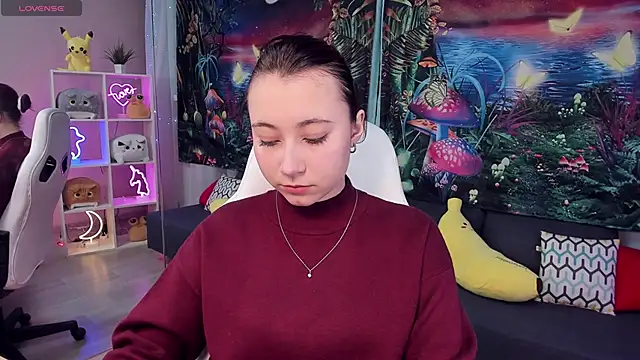 ClaraParks online show from October 10, 2025, 5:56 pm