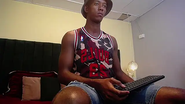 Snapshot of blackbignude chatting on July 10, 2026, 1:10 am blackbignude online show from July 10, 2026, 1:10 am
