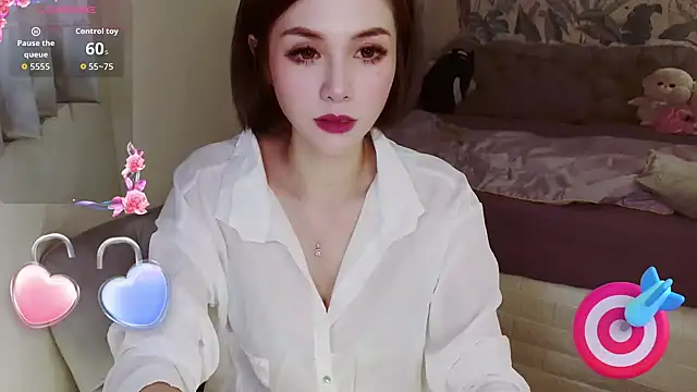 maya057000 online show from November 6, 2025, 3:57 pm