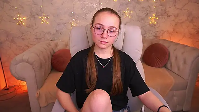 ArrinaWairr online show from February 6, 2026, 8:29 am