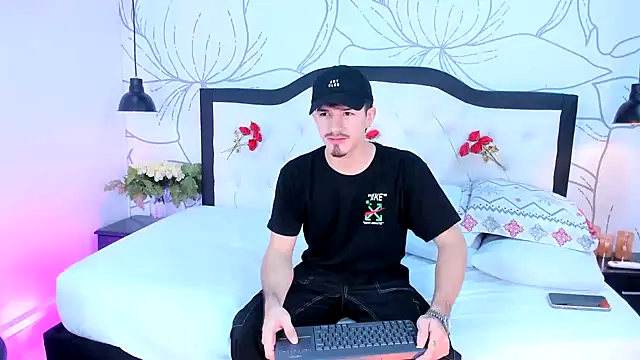 Jim twink online show from February 14, 2026, 12:46 pm