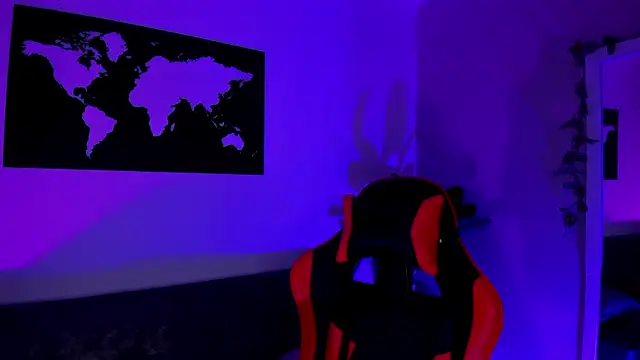 ZoeValencia1 online show from September 17, 2025, 11:56 am