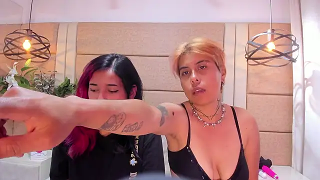 AnnieAndReach online show from January 19, 2026, 1:15 pm