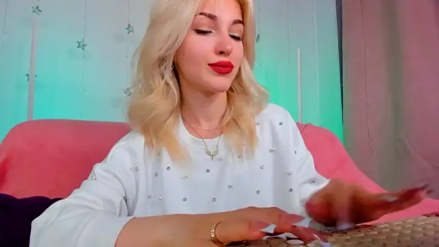 LisaFoxyMe online show from May 21, 2026, 1:23 am