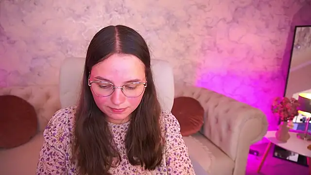 SophieDreamss online show from September 12, 2025, 7:14 pm