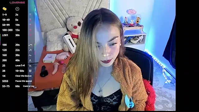 Snapshot of Mia_Victoria22 chatting on July 14, 2026, 12:35 am Mia Victoria22 online show from July 14, 2026, 12:35 am