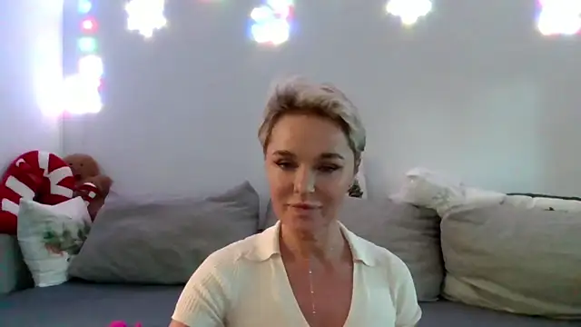 Snapshot of PleasureWeCouple chatting on December 22, 2025, 10:56 am PleasureWeCouple online show from December 22, 2025, 10:56 am