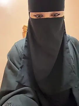  Laiali  online show from February 15, 2026, 1:41 pm