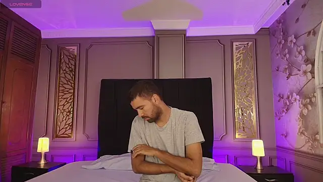 magnus serket online show from November 14, 2025, 9:41 am