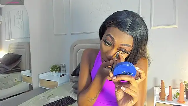 Anamonrroe online show from February 4, 2026, 7:53 pm