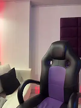 AdrianRinaldi online show from February 6, 2026, 8:01 pm