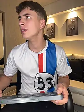 AdrianRinaldi online show from April 7, 2026, 8:09 pm