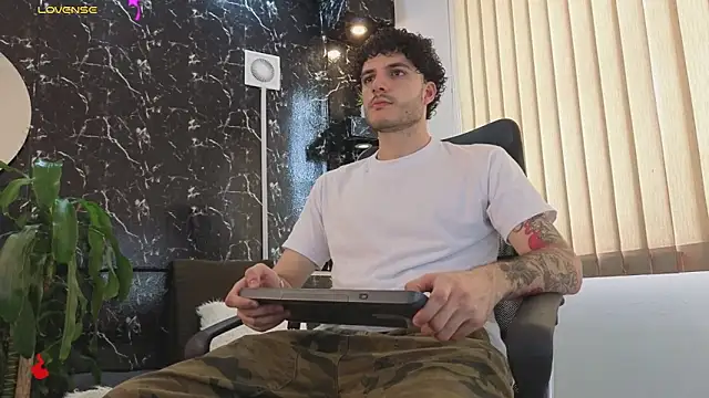 Rafael Mendezz online show from March 12, 2026, 8:48 pm