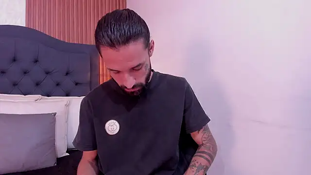 Hisoka 011 online show from April 10, 2026, 7:51 pm