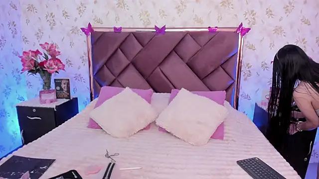 Eva Alzair online show from December 13, 2025, 8:04 pm