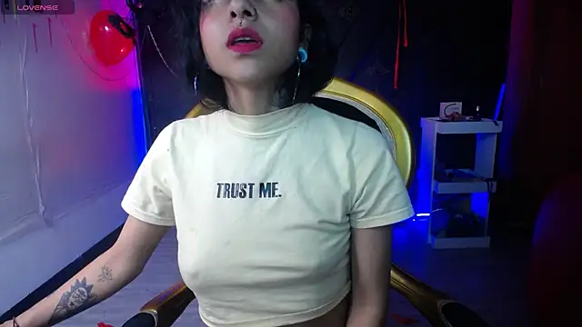 Sweettpleasure online show from September 13, 2025, 12:43 am