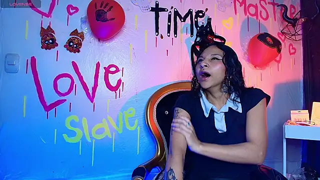 Sweettpleasure online show from November 15, 2025, 2:02 pm