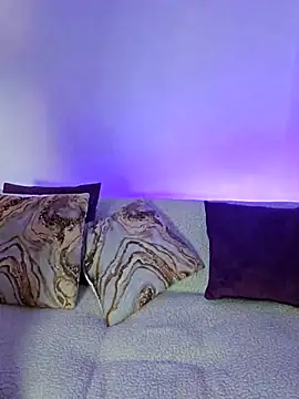 AliishaPss online show from November 28, 2025, 8:22 pm