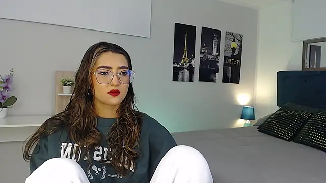 Snapshot of madame_lottie chatting on October 8, 2025, 12:36 pm madame lottie online show from October 8, 2025, 12:36 pm