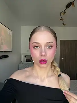 Snapshot of BabyAnais chatting on October 31, 2025, 9:10 am BabyAnais online show from October 31, 2025, 9:10 am