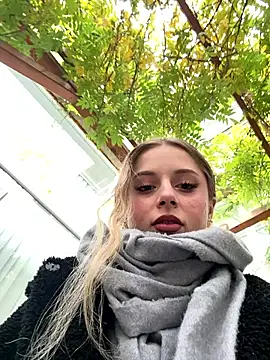 Snapshot of BabyAnais chatting on November 13, 2025, 1:10 pm BabyAnais online show from November 13, 2025, 1:10 pm