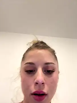 Snapshot of BabyAnais chatting on January 5, 2026, 5:27 pm BabyAnais online show from January 5, 2026, 5:27 pm